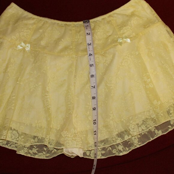 3 for $10 Ruffle Mini Skirt/Skort Size Medium - Picture 12 of 14